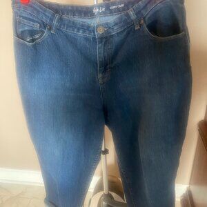 Style & Co. Women's Curvy Capri Jeans, Denim Blue Color, Size 18W